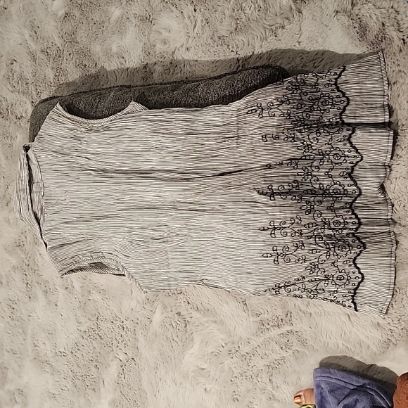 Collared Shirt - Picture 4 of 4